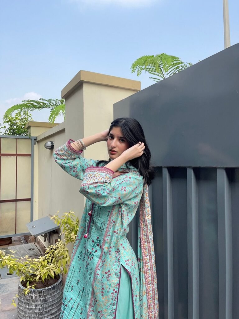 3 PIECE – PRINTED EMBROIDERED LAWN - Image 3
